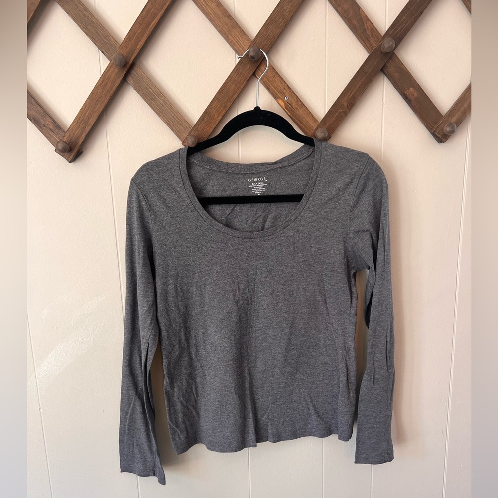 Long sleeve heather grey tshirt soft